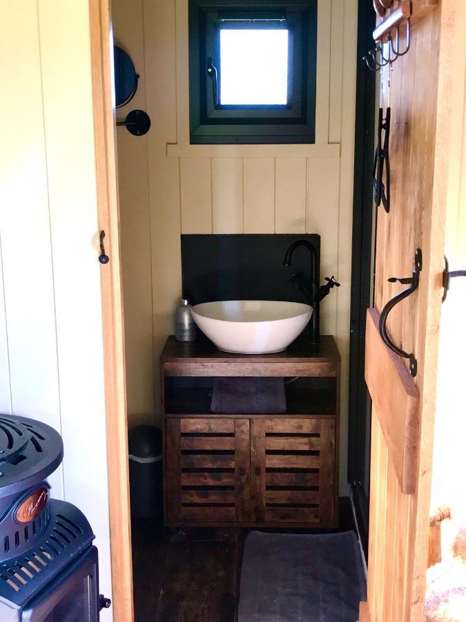 ローンソン Roosters Retreatヴィラ エクステリア 写真